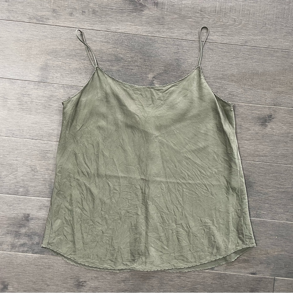 VINCE 100% Silk Scallop Camisole - Small - Dusty Olive Sage Green